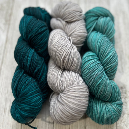 'All About Me Cowl' Kit - (Pattern Not Included)