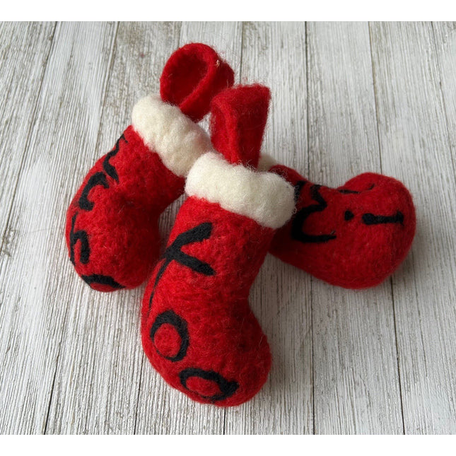Needle Felted Christmas Decor - A Twist of Yarn