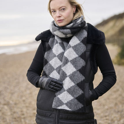 Wave Wrap & Hat Set - A Twist of Yarn