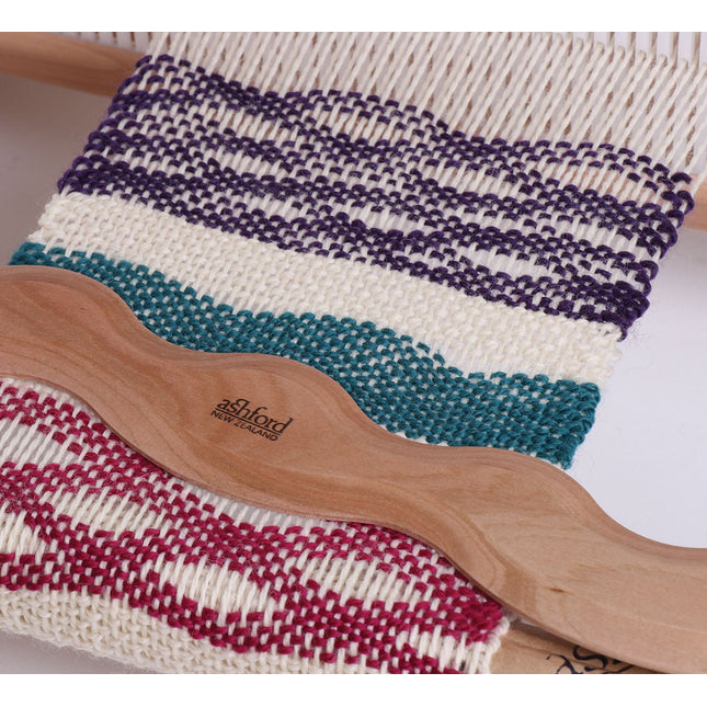 Wavy Stick Shuttle - 50 cm (20") - A Twist of Yarn